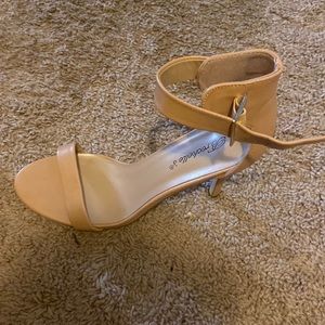 Heals brand new never worn